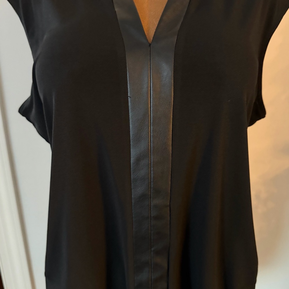 Calvin Klein Sleeveless V neck Chain and Faux Leather Chic Black Top Shell XL